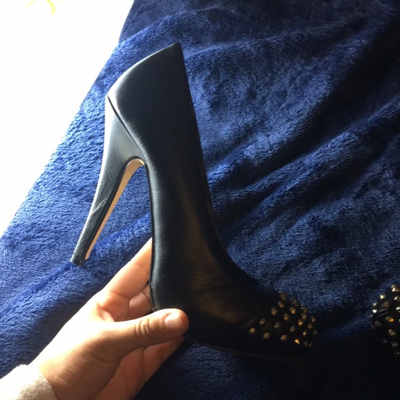 Heels - Picture 2 of 3